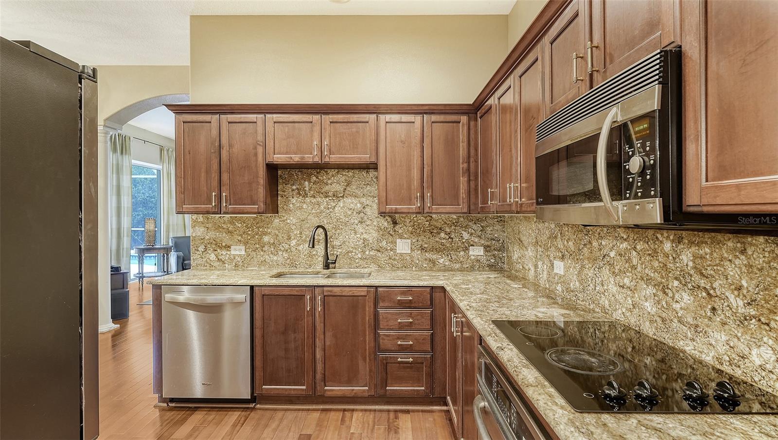 UNIVERSITY PARK COUNTRY CLUB-HENLEY - Residential