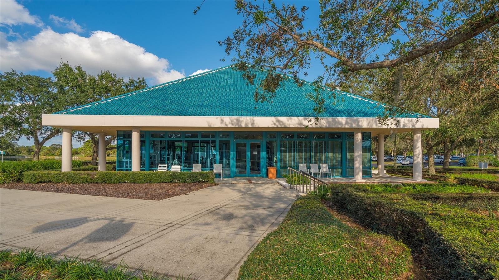 UNIVERSITY PARK COUNTRY CLUB-HENLEY - Residential