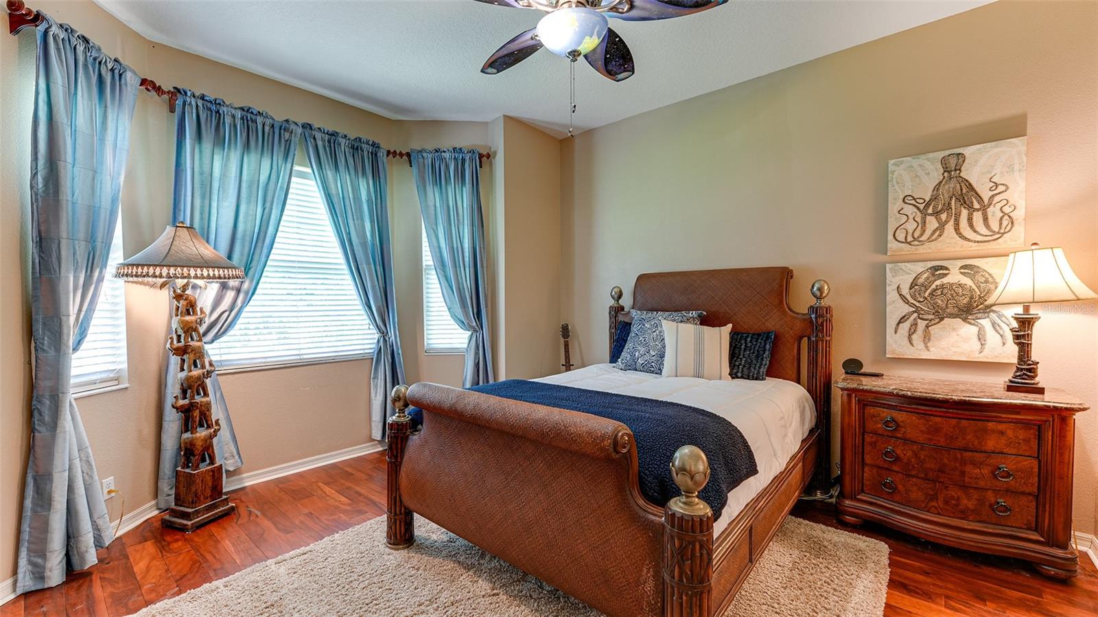 UNIVERSITY PARK COUNTRY CLUB-HENLEY - Residential