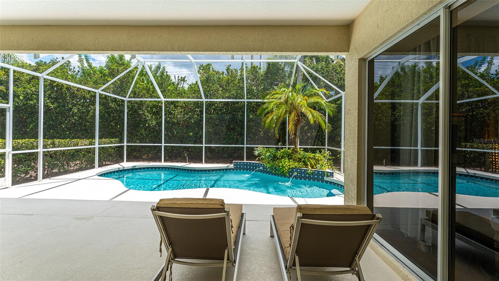 UNIVERSITY PARK COUNTRY CLUB-HENLEY - Residential