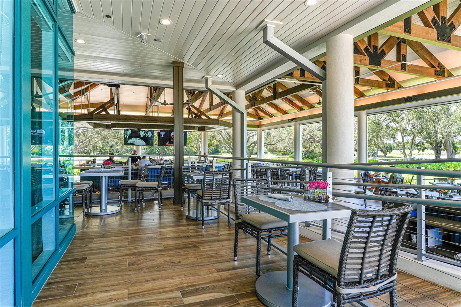 UNIVERSITY PARK COUNTRY CLUB-HENLEY - Residential