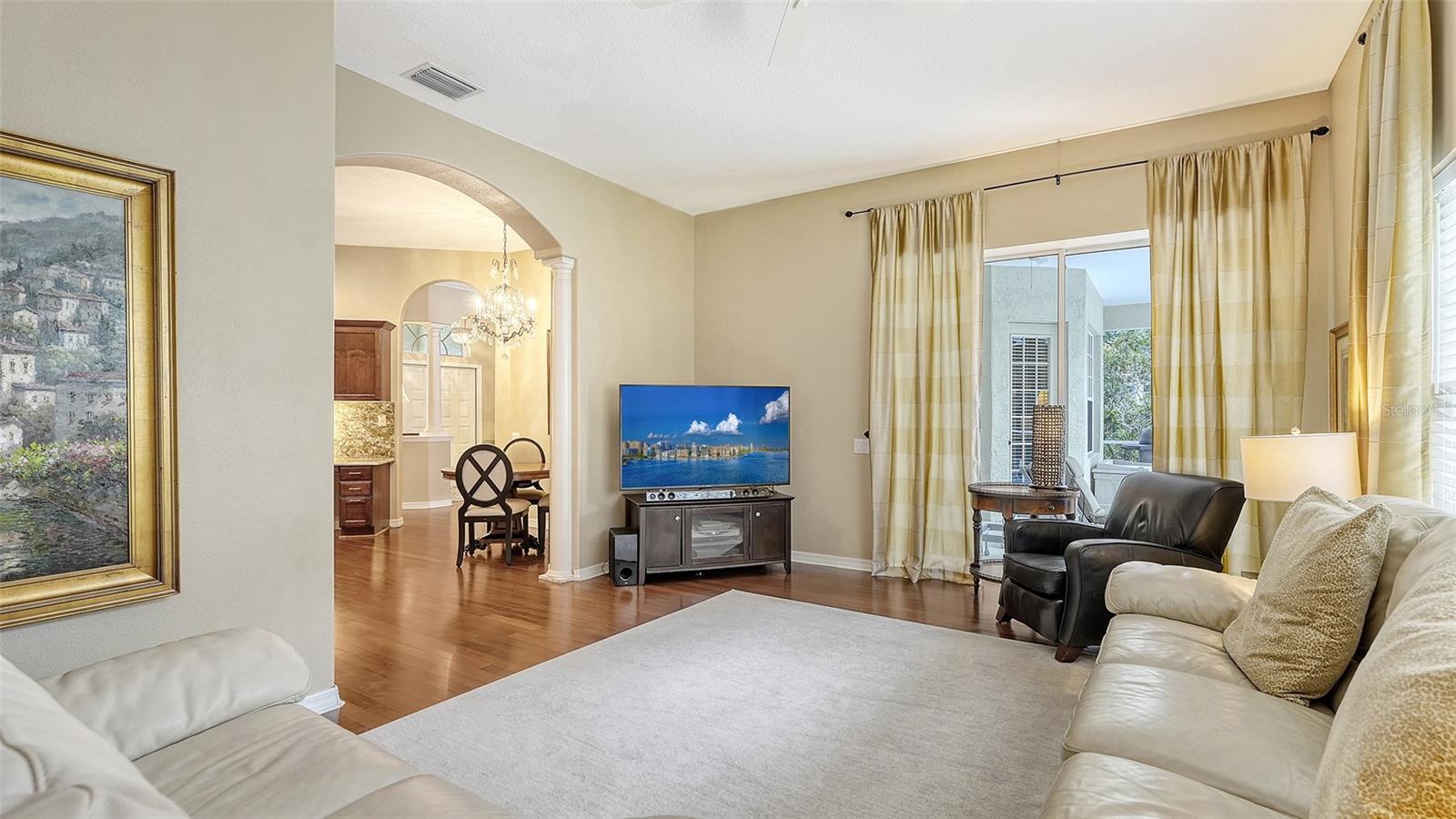 UNIVERSITY PARK COUNTRY CLUB-HENLEY - Residential