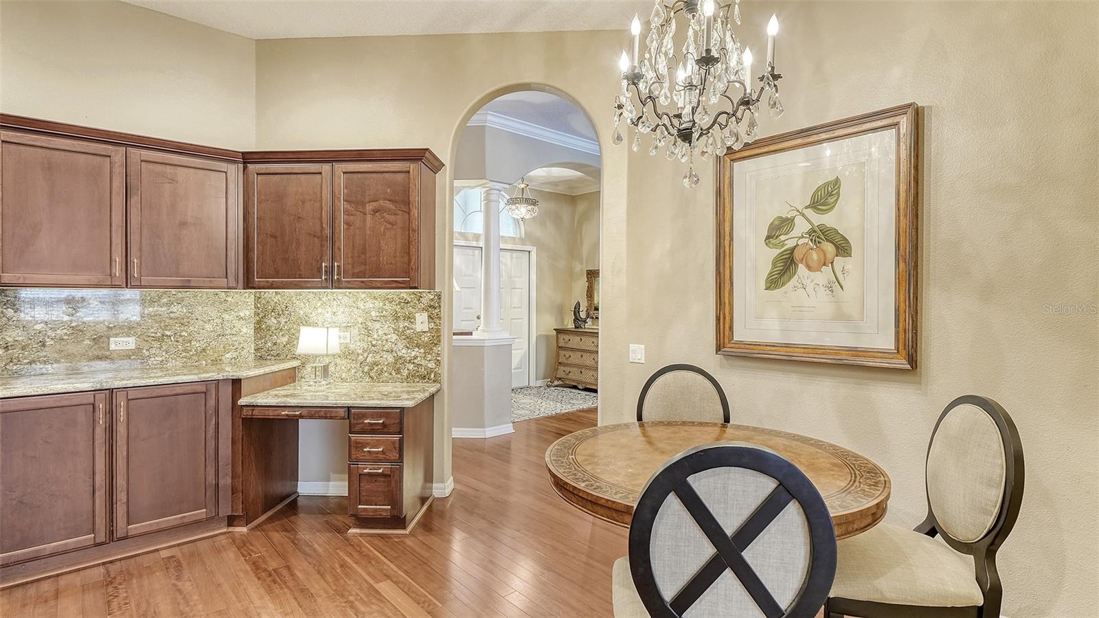 UNIVERSITY PARK COUNTRY CLUB-HENLEY - Residential