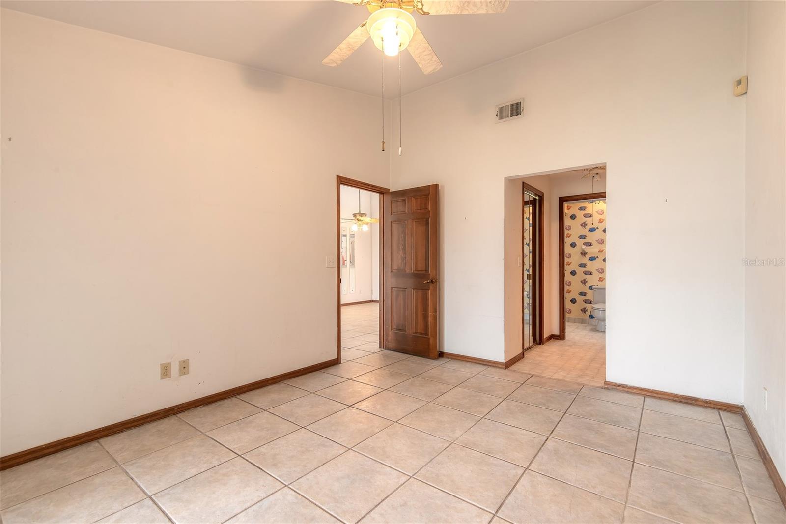 1260 CHARTER OAKS CIRCLE
