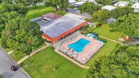 A home in LAKELAND