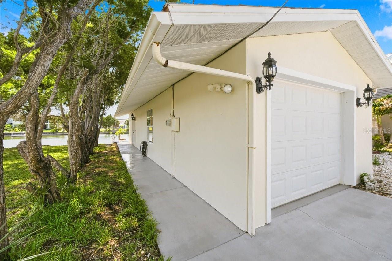 3385 HOLLY SPRINGS DRIVE