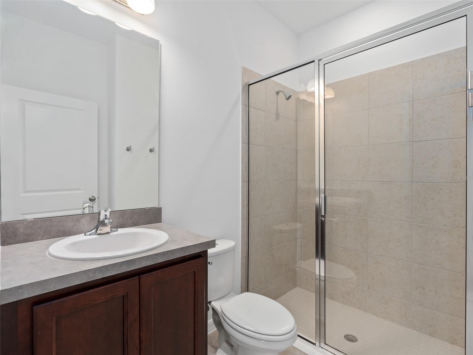 HAMPTON OAKS - Residential Lease