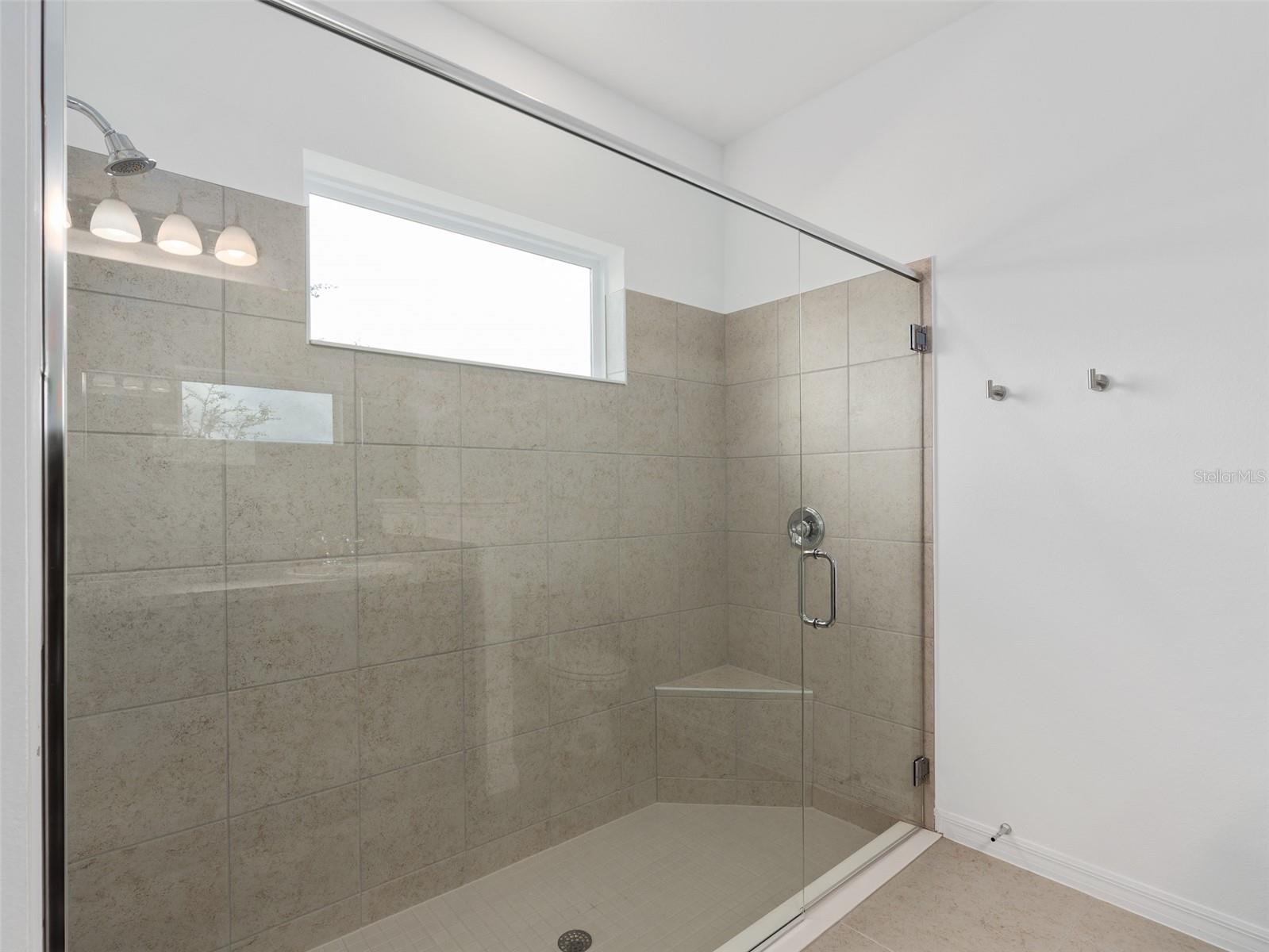 HAMPTON OAKS - Residential Lease