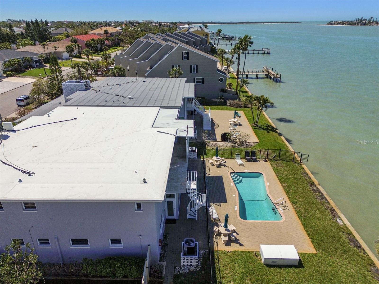 NIBROC CONDO - Residential