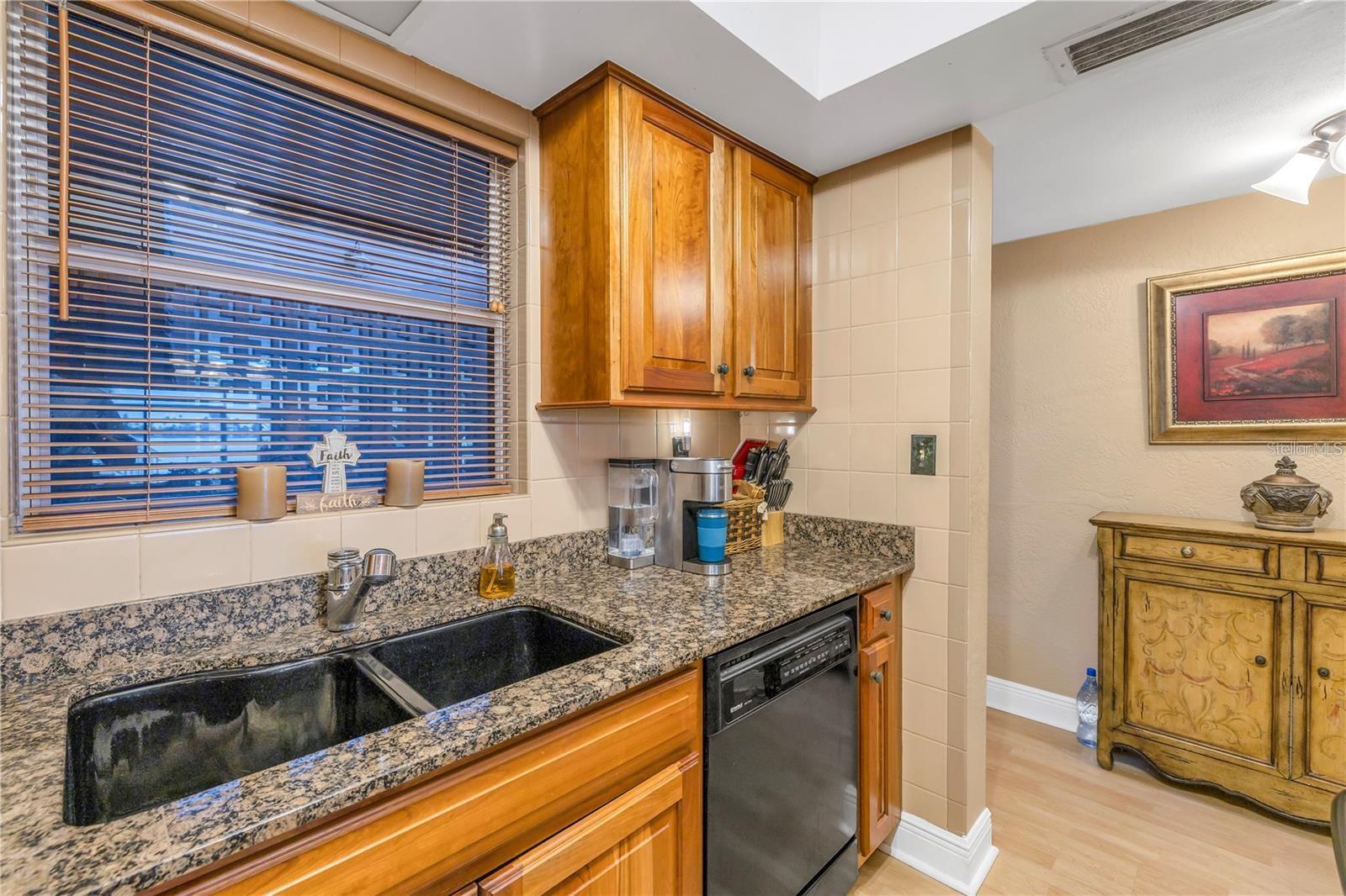 NIBROC CONDO - Residential