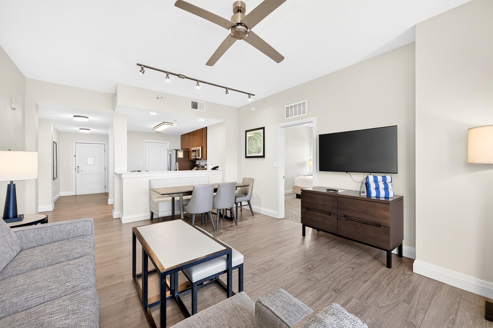 14501 GROVE RESORT AVENUE 3636