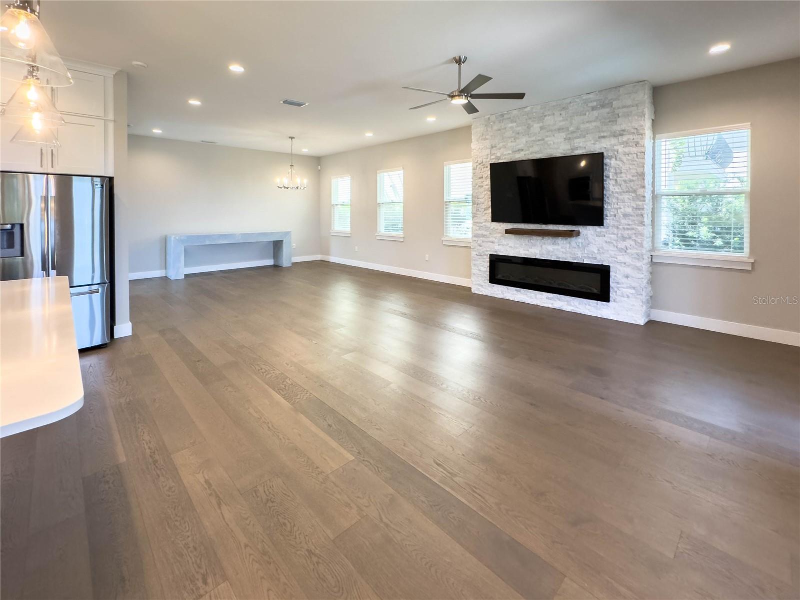 BELLA COLLINA WEST - Residential