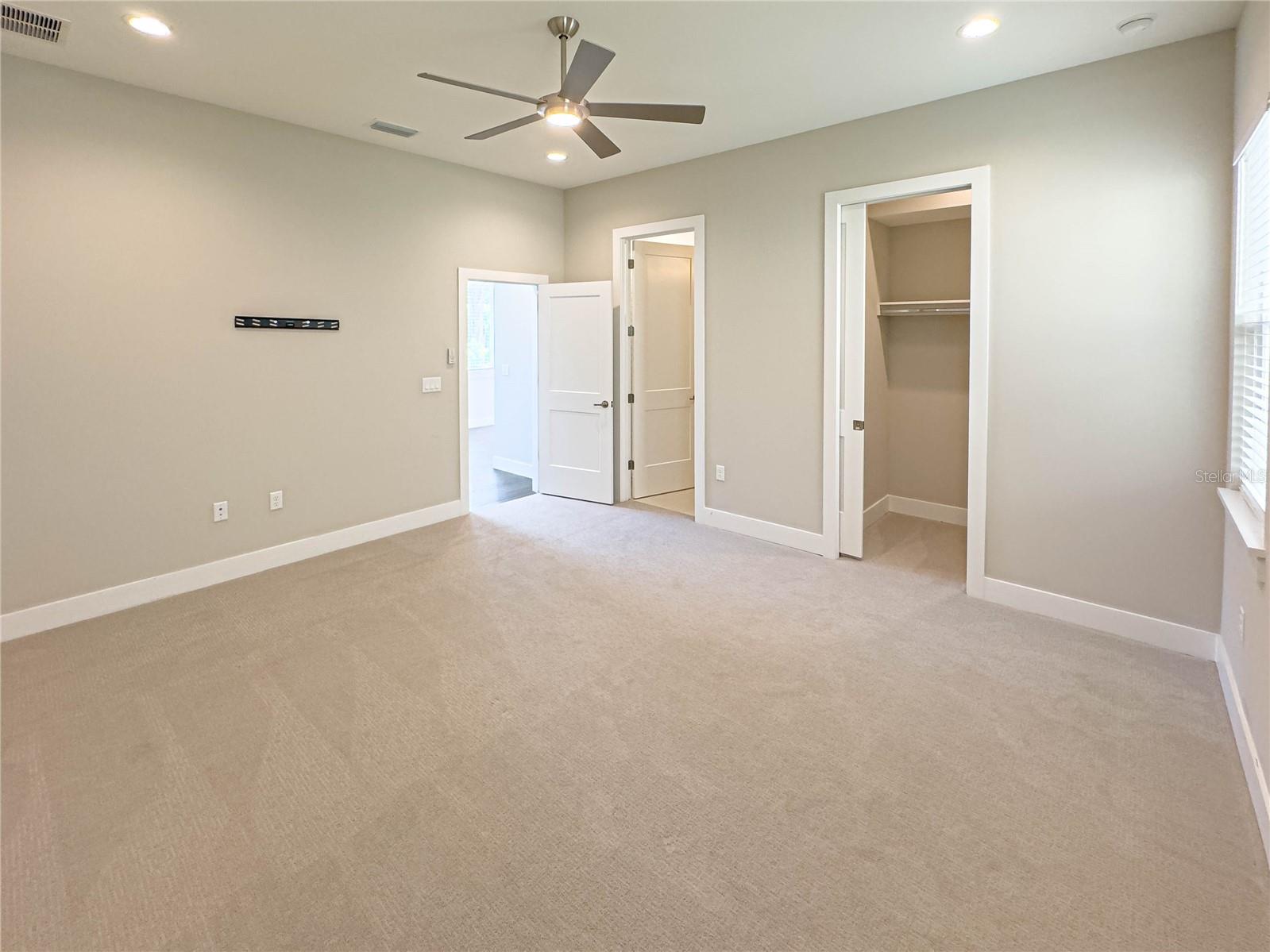 BELLA COLLINA WEST - Residential