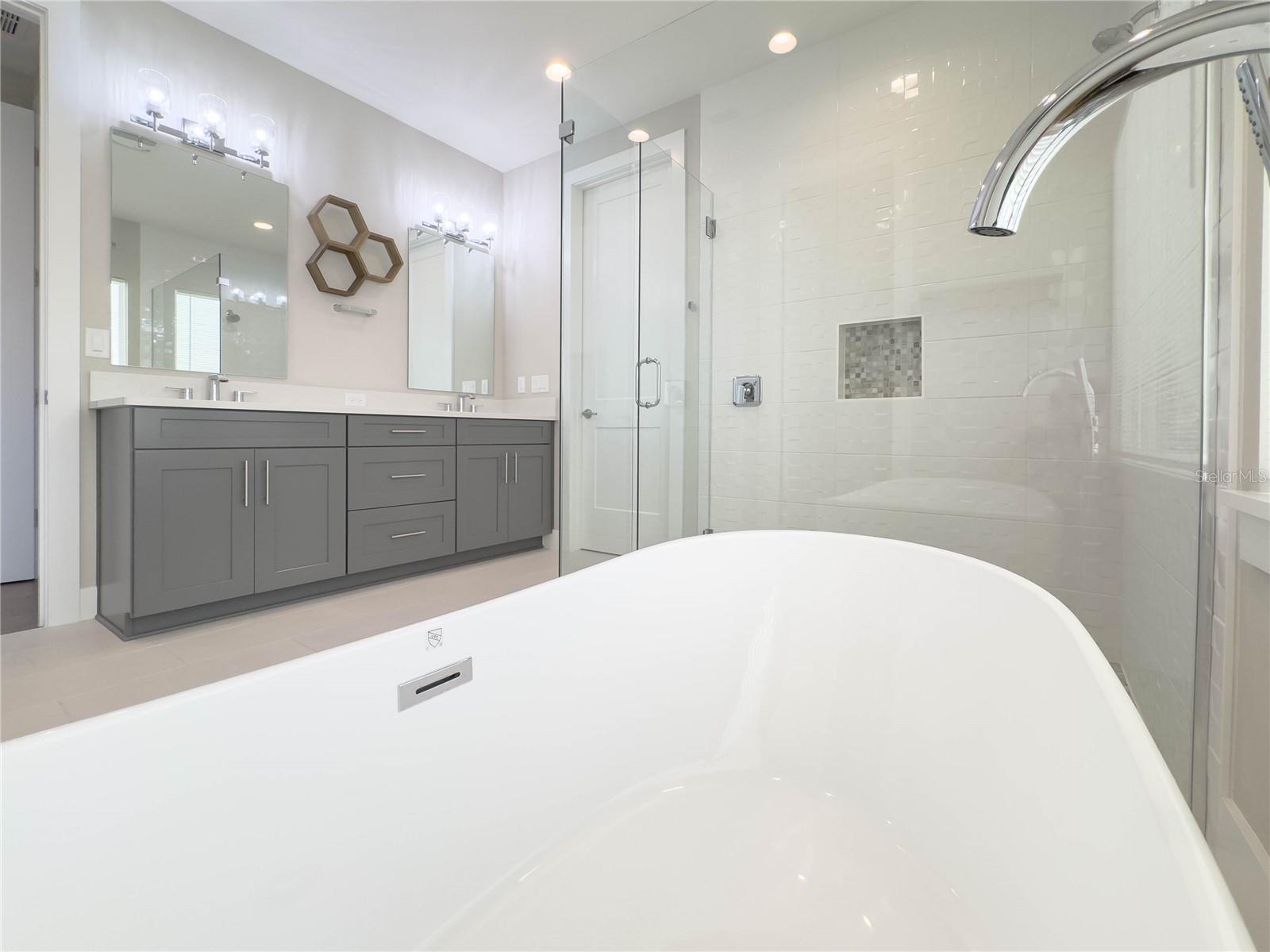 BELLA COLLINA WEST - Residential