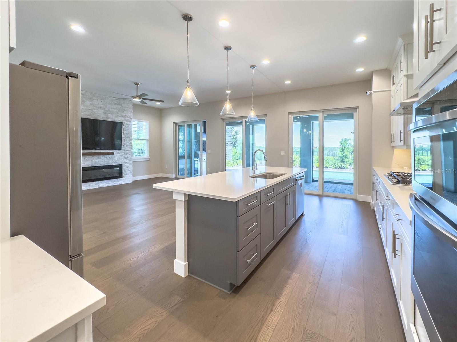 BELLA COLLINA WEST - Residential