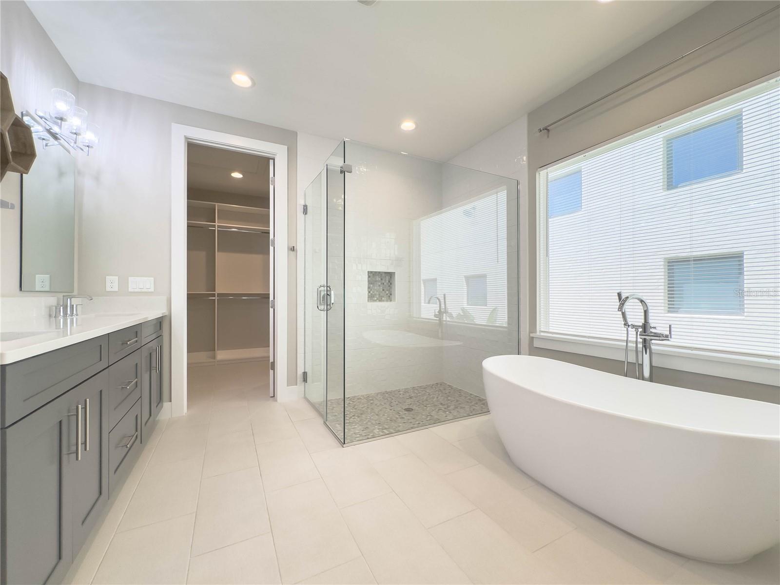 BELLA COLLINA WEST - Residential