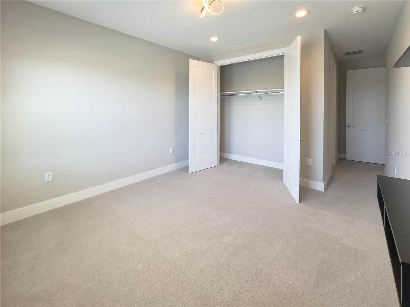 BELLA COLLINA WEST - Residential