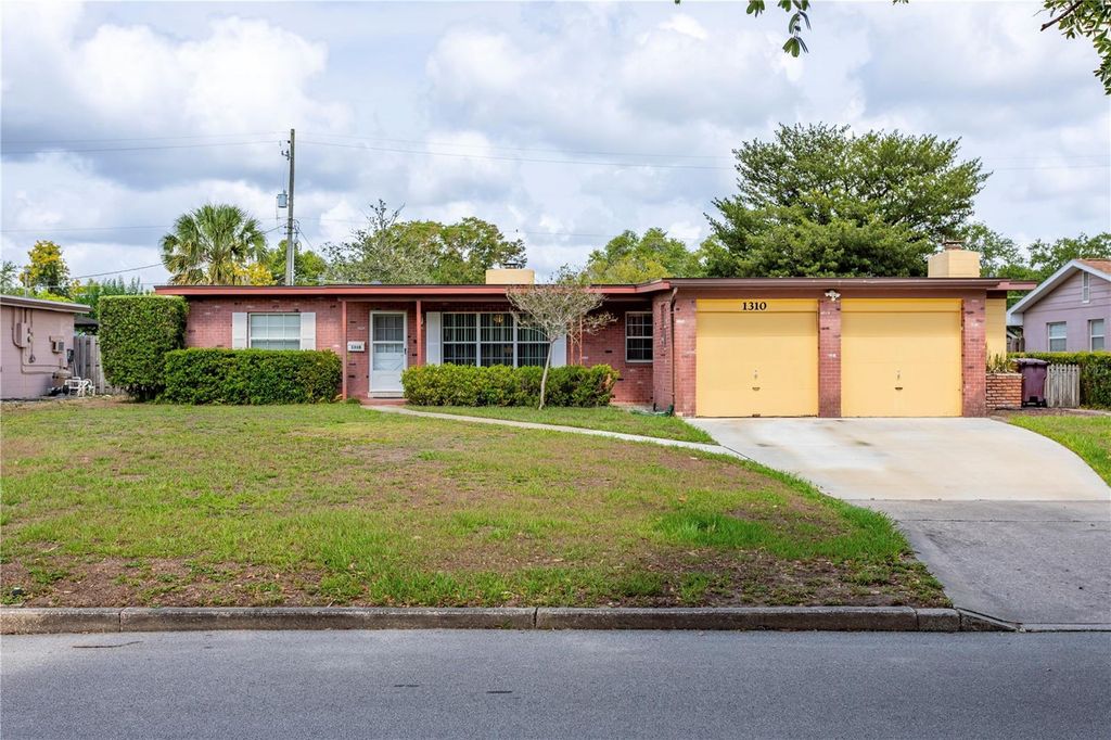 Photo of 1310 Roscomare Avenue, Orlando, FL 32806 (MLS # O6410105)