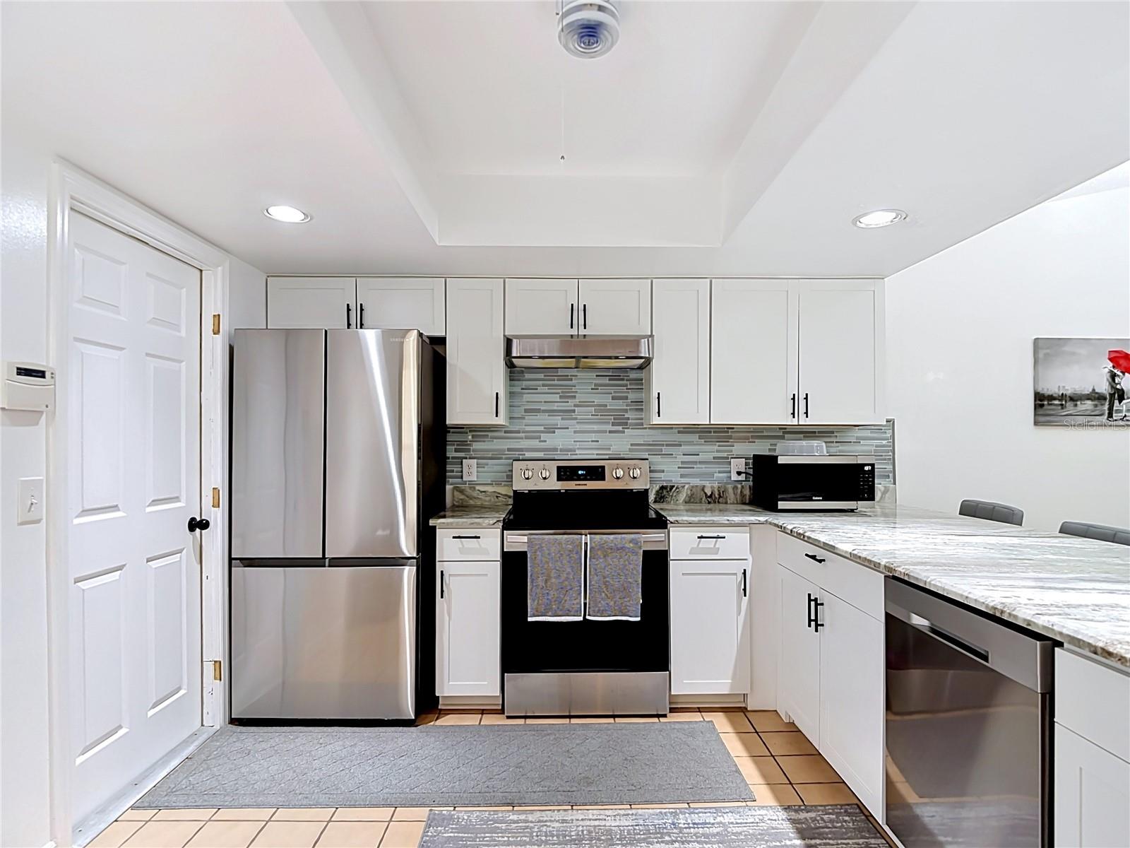 LAKEVIEW VILLAS AT PEBBLE CREE - Residential