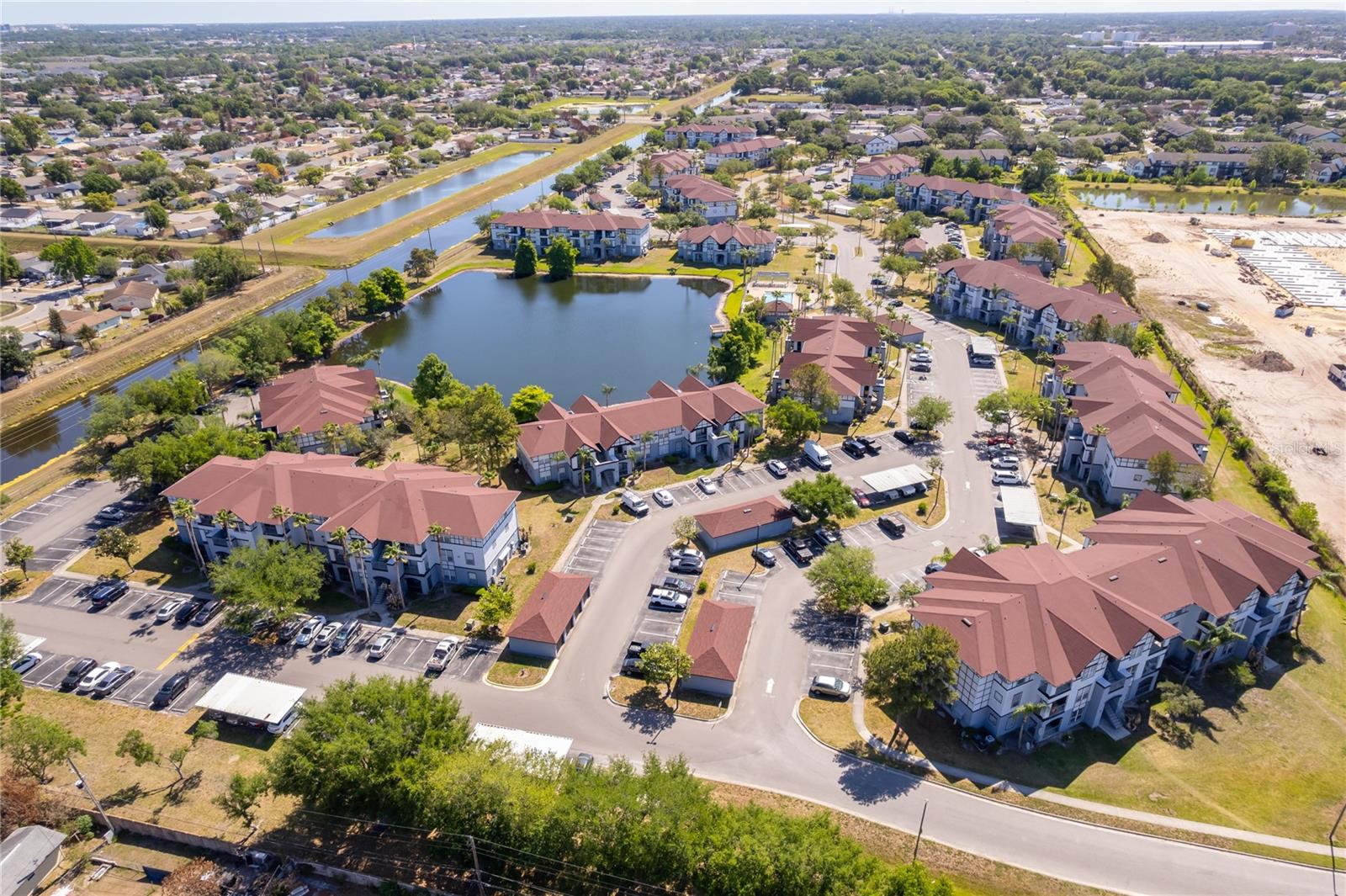 GREENS CONDO - Residential