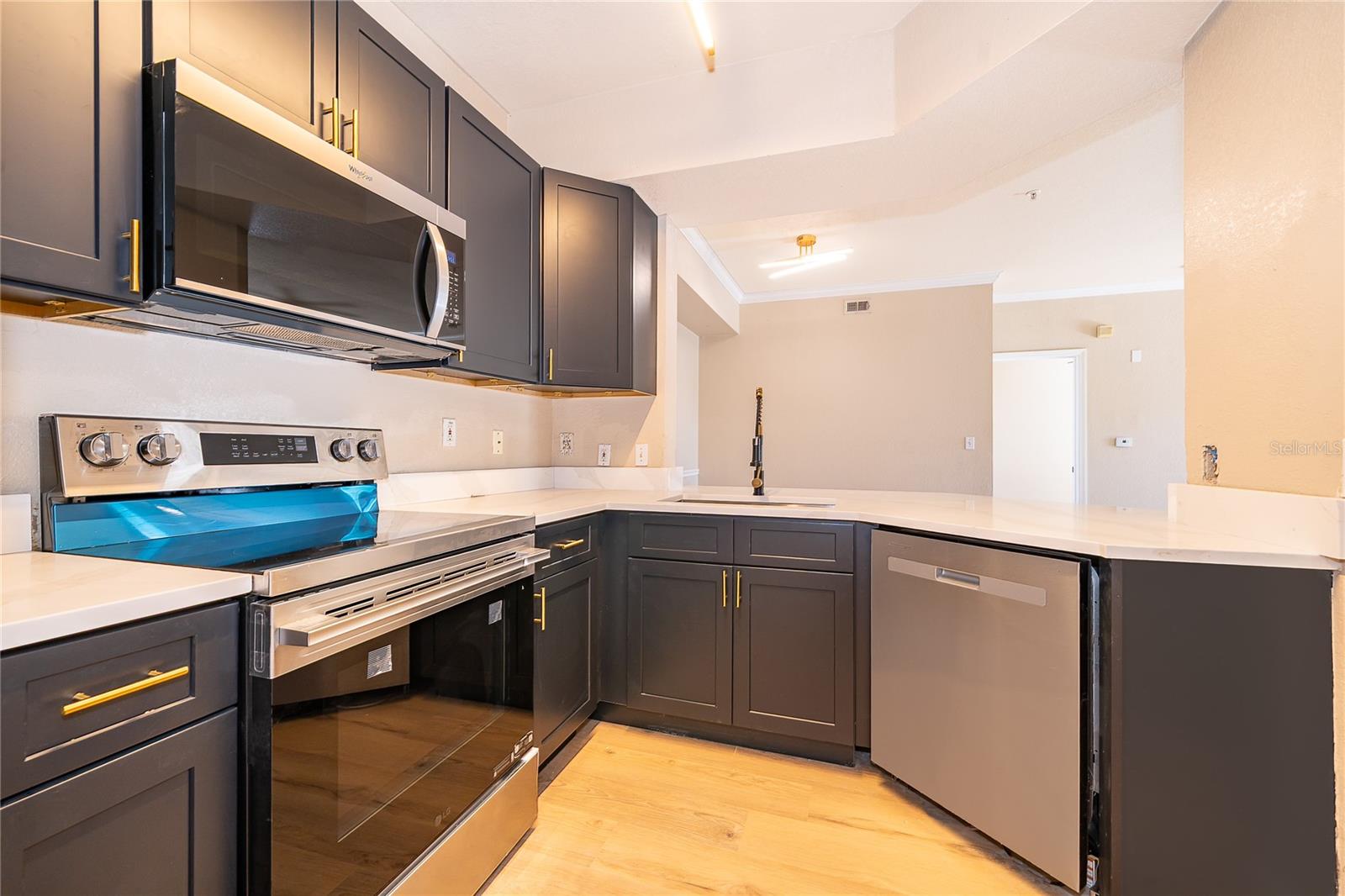 GREENS CONDO - Residential
