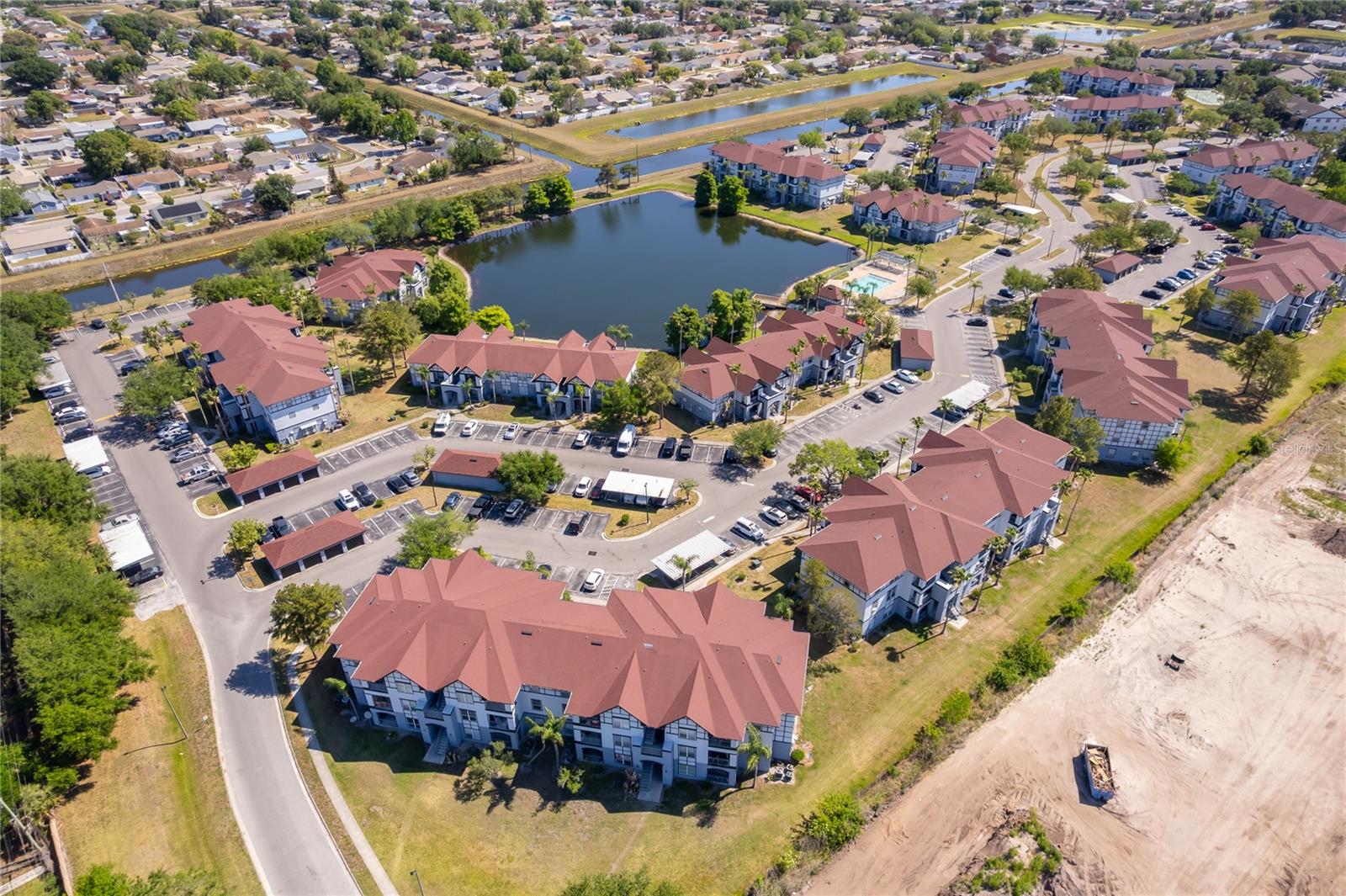 GREENS CONDO - Residential