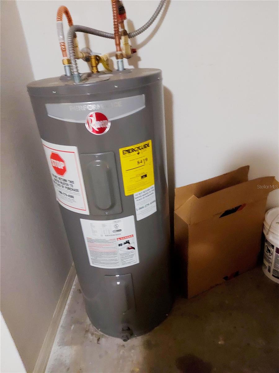 BLOOMINGDALE SECTION LL UNIT 2 - Residential Lease