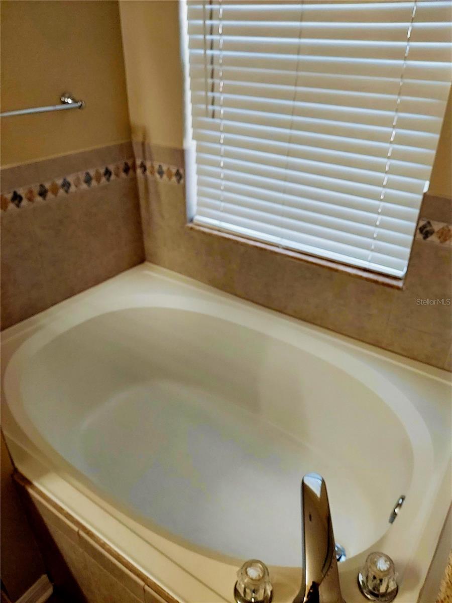 BLOOMINGDALE SECTION LL UNIT 2 - Residential Lease