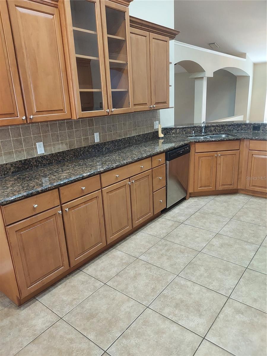 BLOOMINGDALE SECTION LL UNIT 2 - Residential Lease