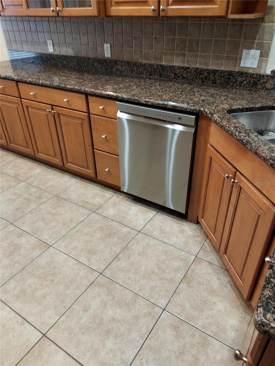 BLOOMINGDALE SECTION LL UNIT 2 - Residential Lease