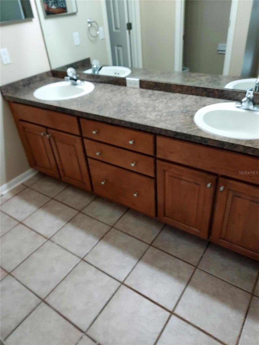 BLOOMINGDALE SECTION LL UNIT 2 - Residential Lease