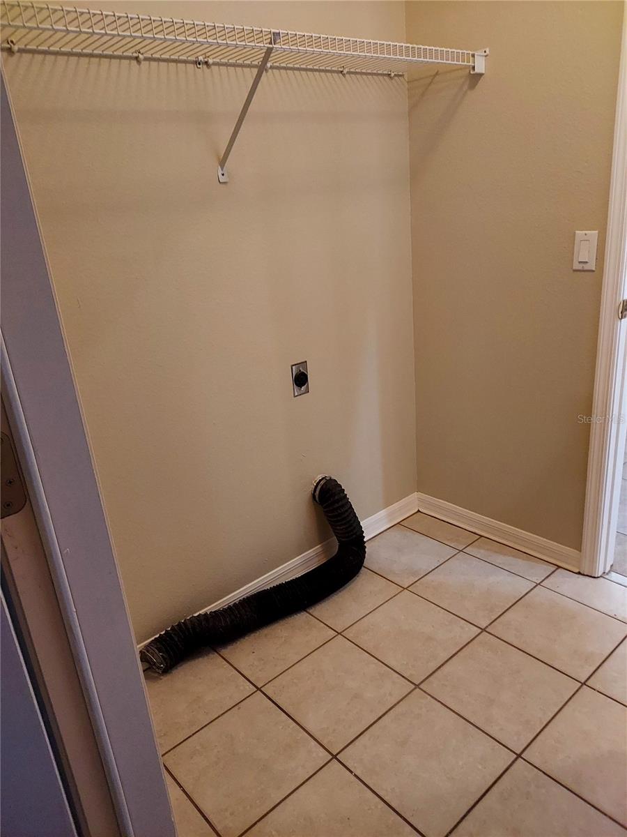 BLOOMINGDALE SECTION LL UNIT 2 - Residential Lease