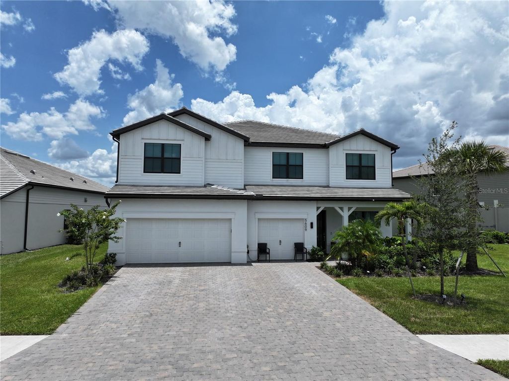Photo of 5609 Clearwater Court, Lakewood Ranch, FL 34211 (MLS # A4695345)