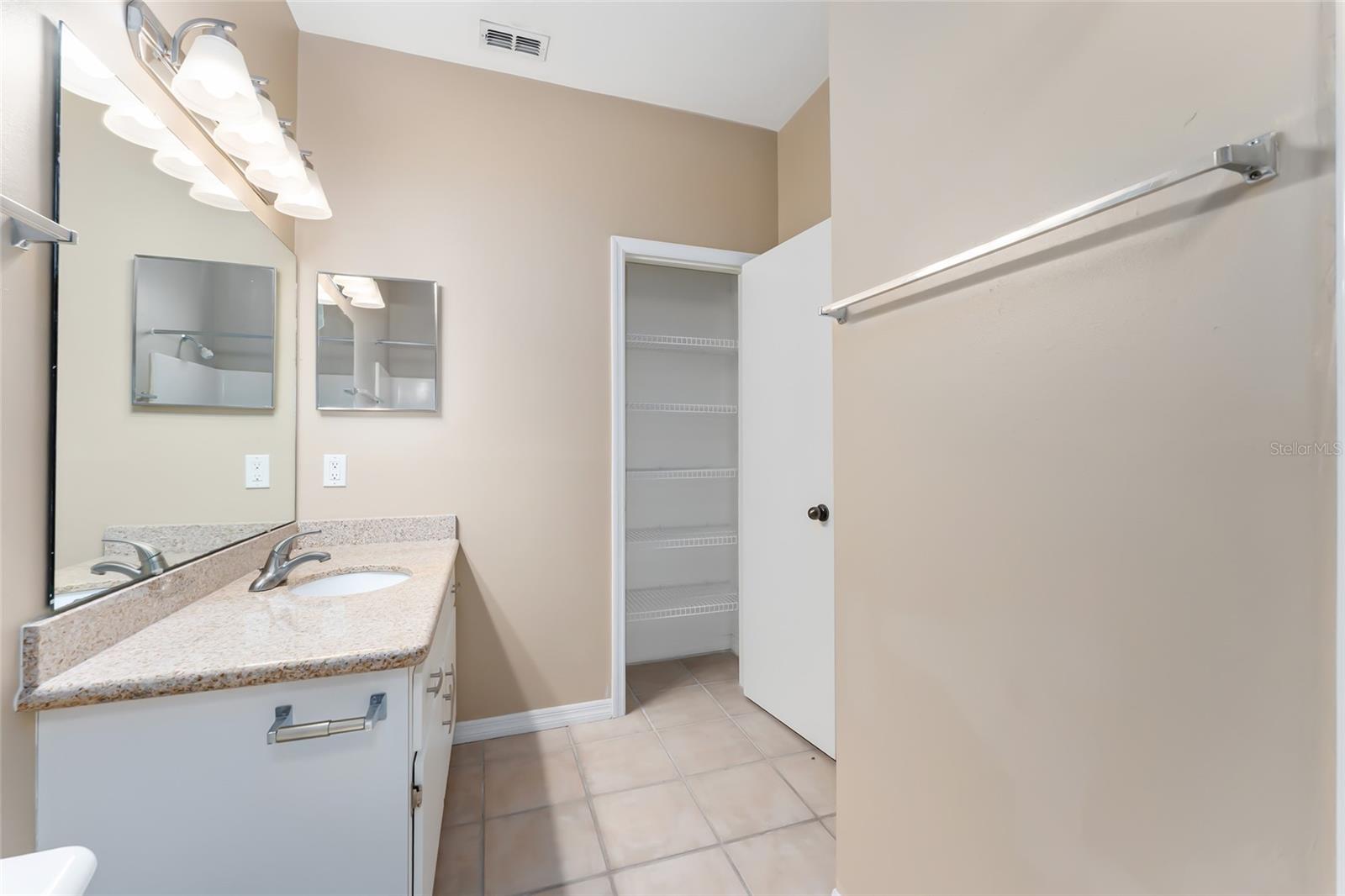 THE GABLES CONDO AT GAINE - Residential