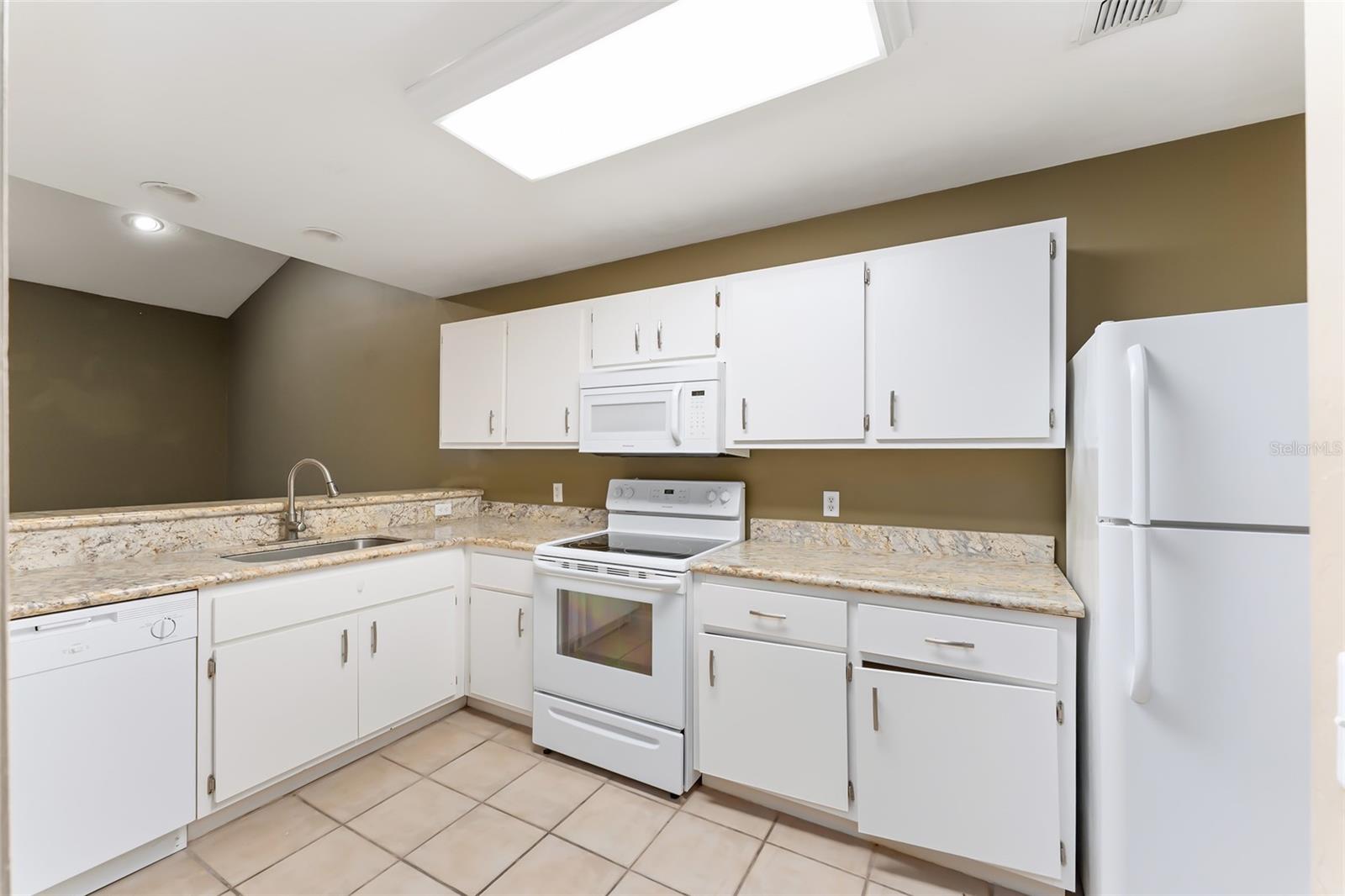 THE GABLES CONDO AT GAINE - Residential