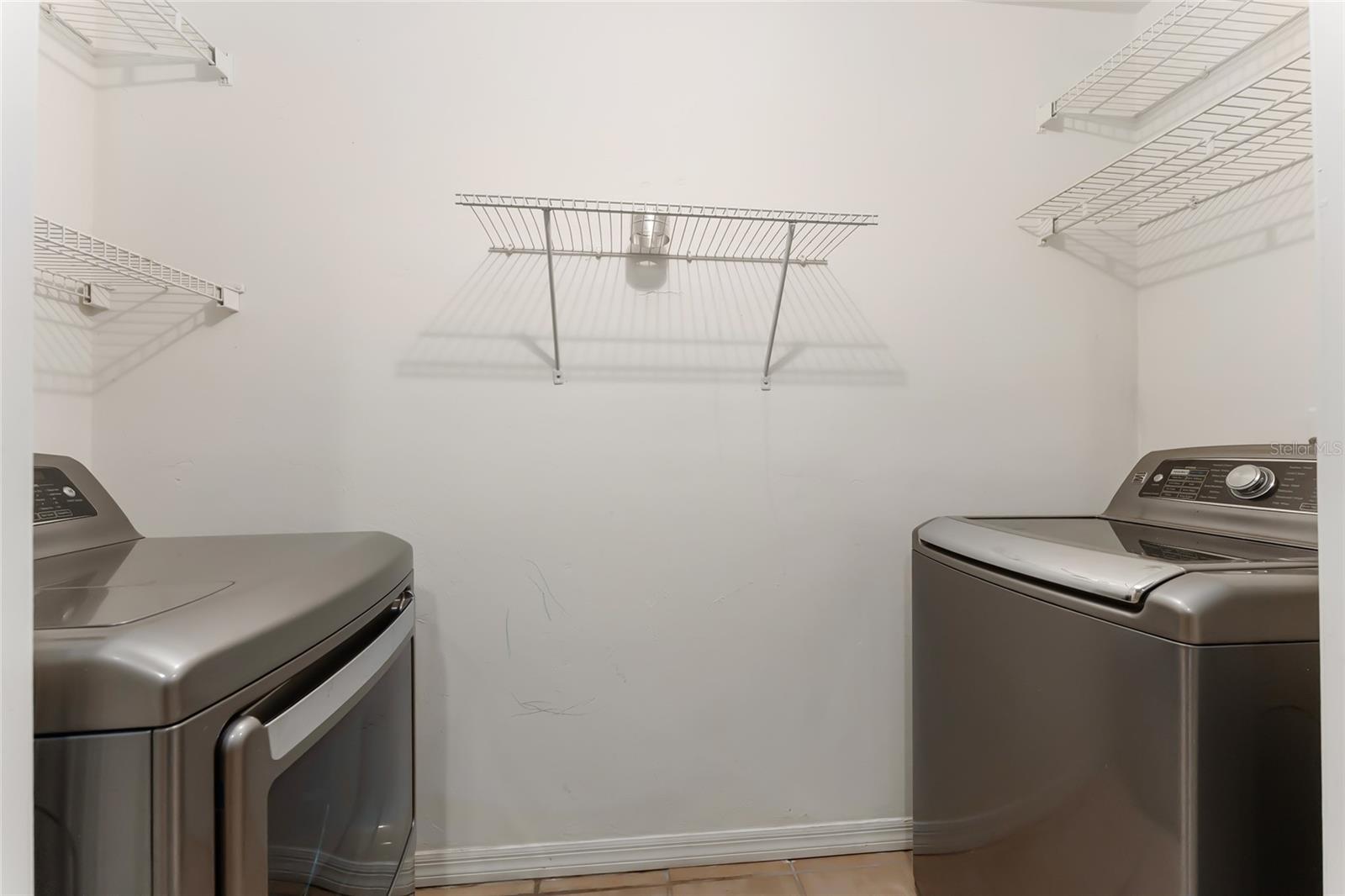THE GABLES CONDO AT GAINE - Residential