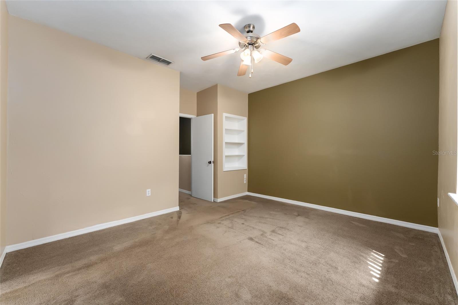 THE GABLES CONDO AT GAINE - Residential