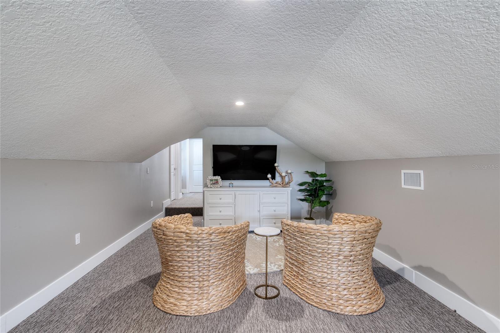 VILLAGE PINE RUN - Residential