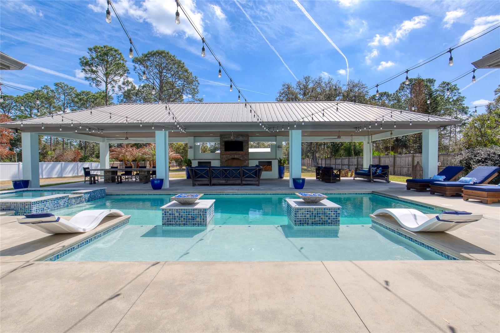 VILLAGE PINE RUN - Residential