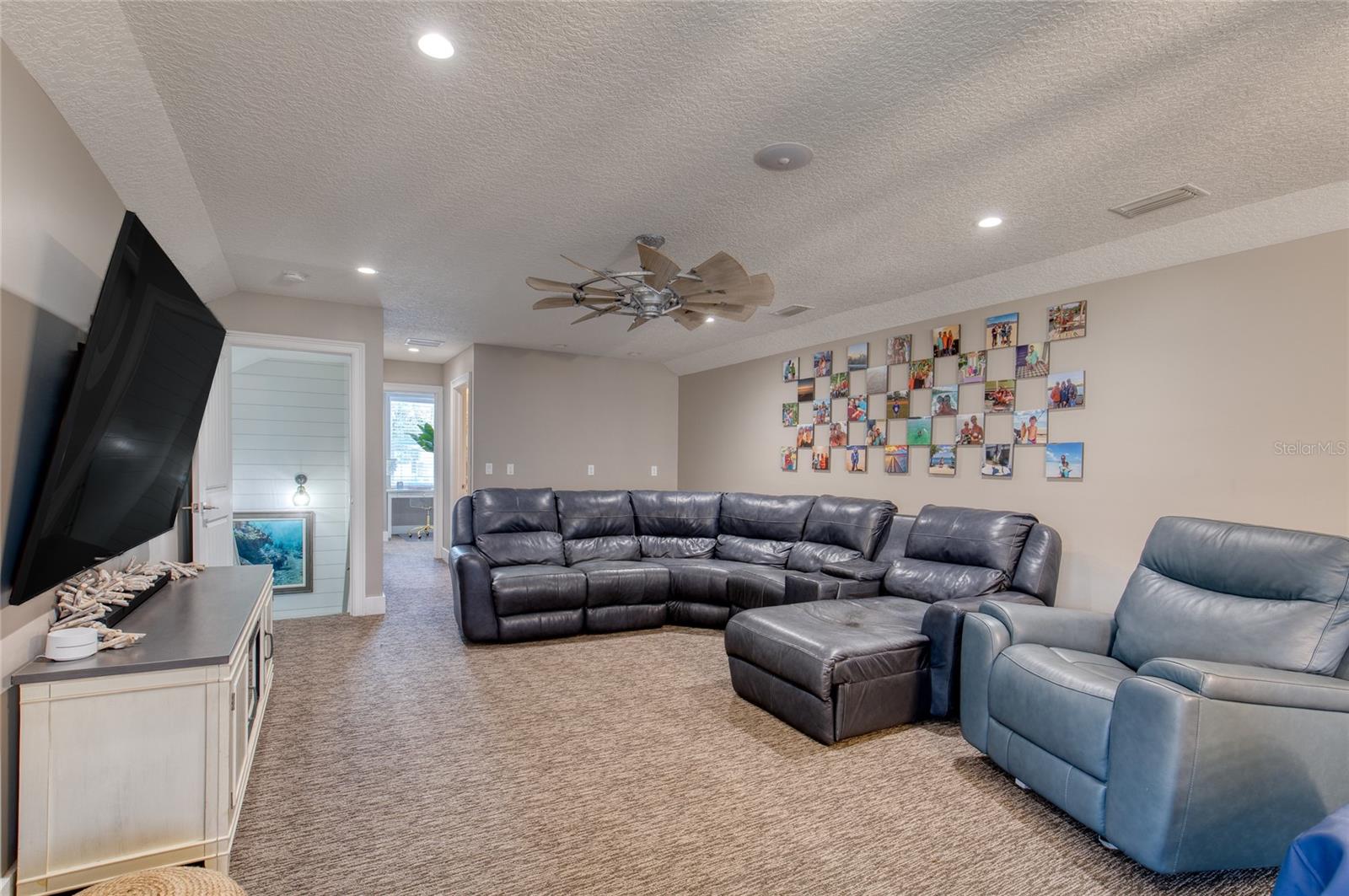 VILLAGE PINE RUN - Residential