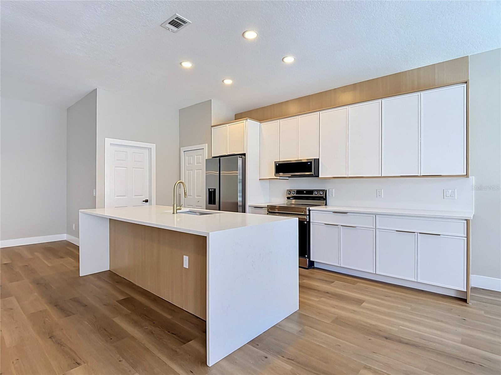 5013 TERRA VISTA WAY