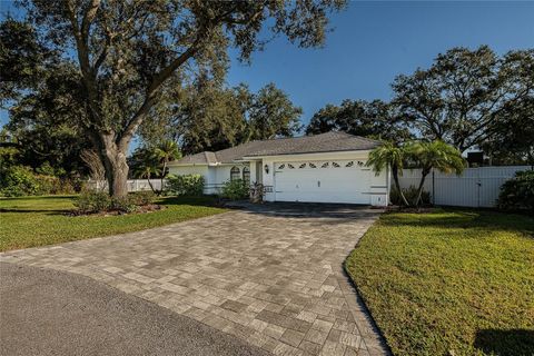 Photo of 1484 Shorewood Court, Lakeland, FL 33803 (MLS # L4958828)