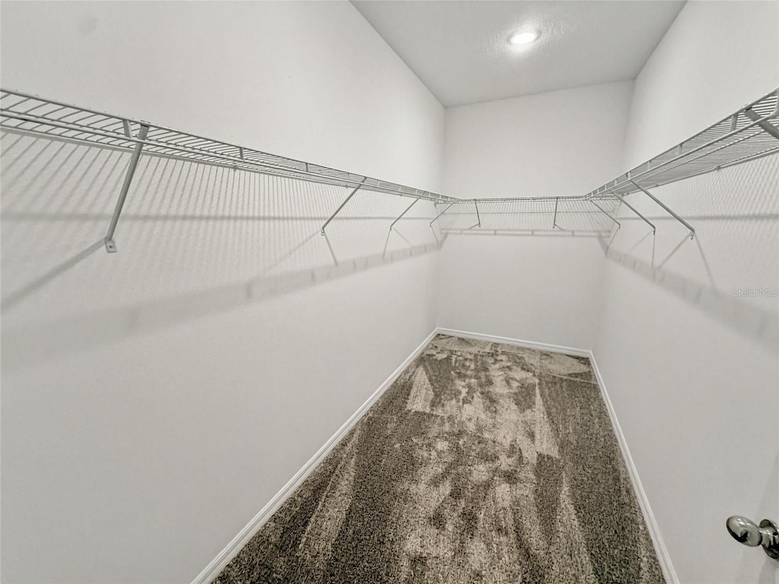 KNIGHTSBRIDGE PH 1 - Residential