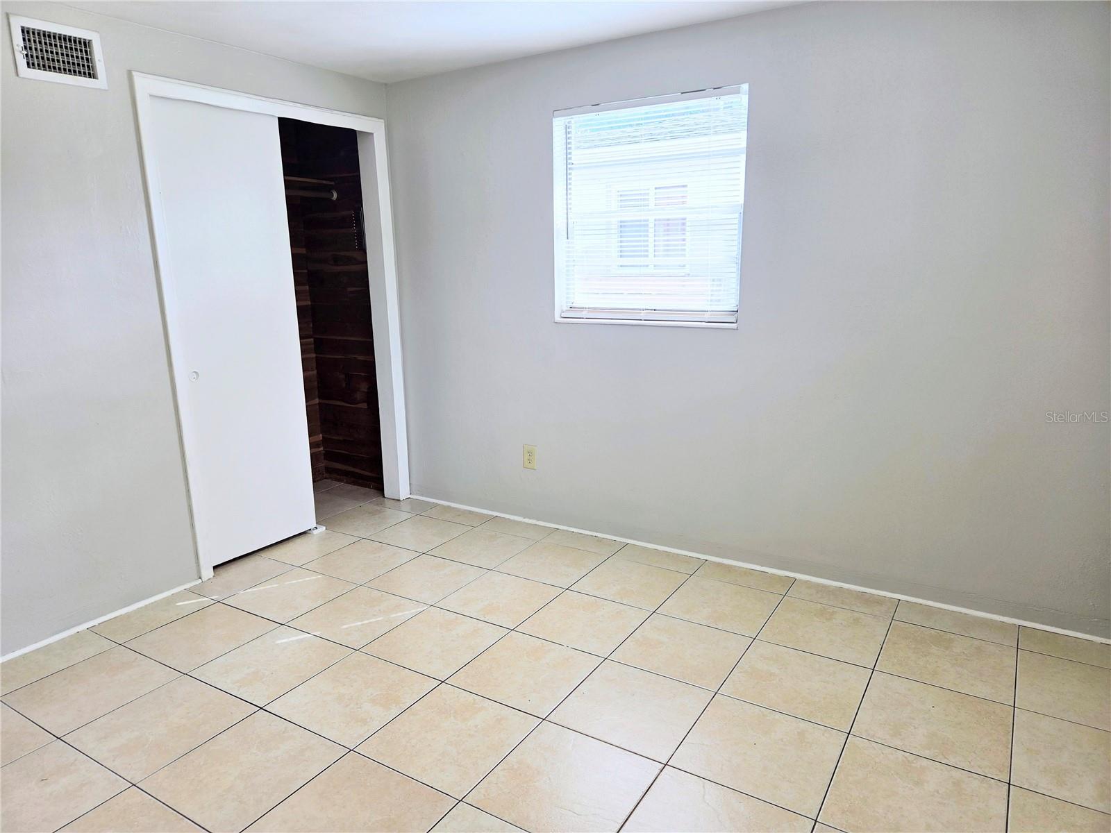 KNOLLWOOD VILLAGE - Residential