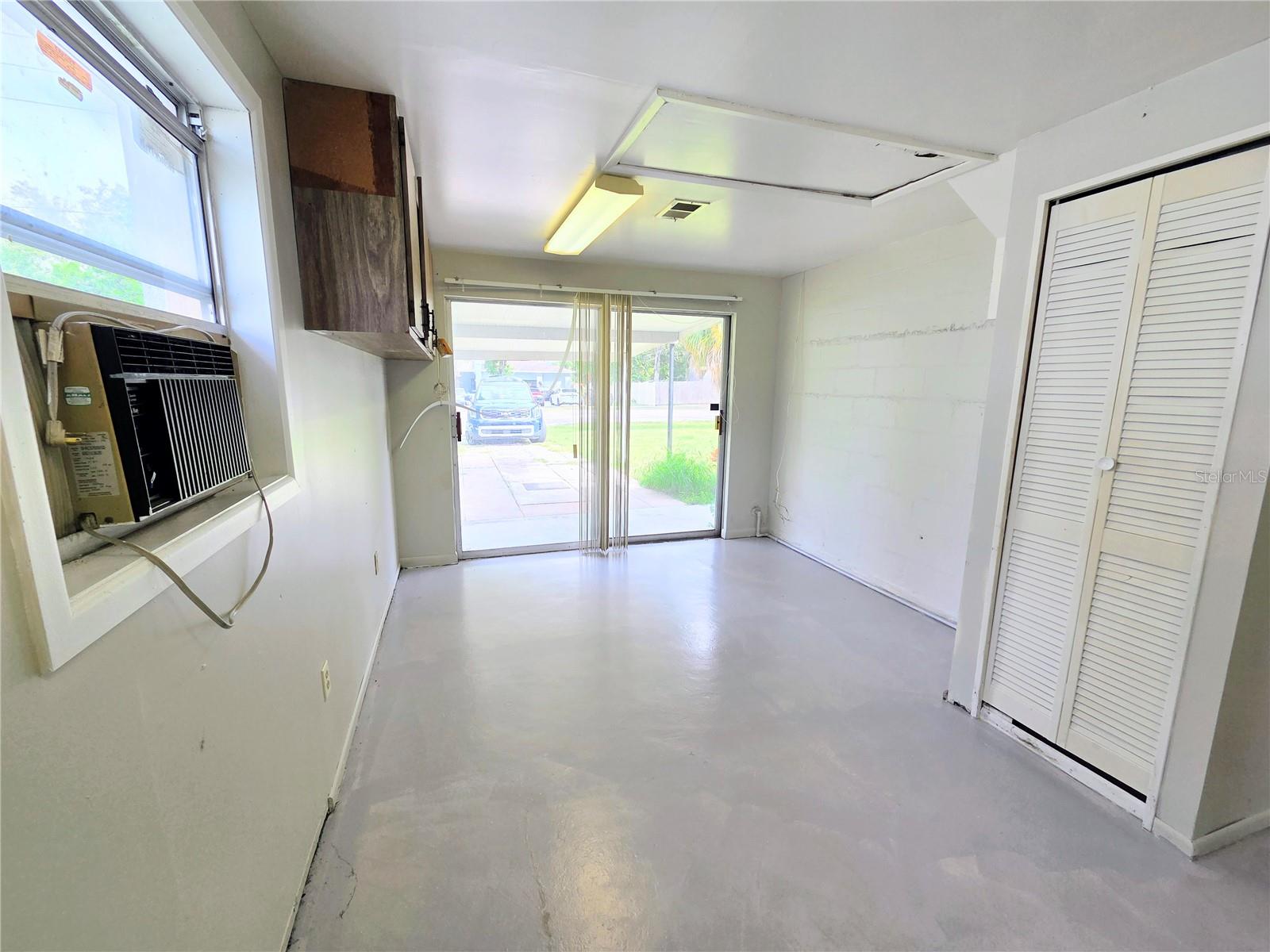 KNOLLWOOD VILLAGE - Residential