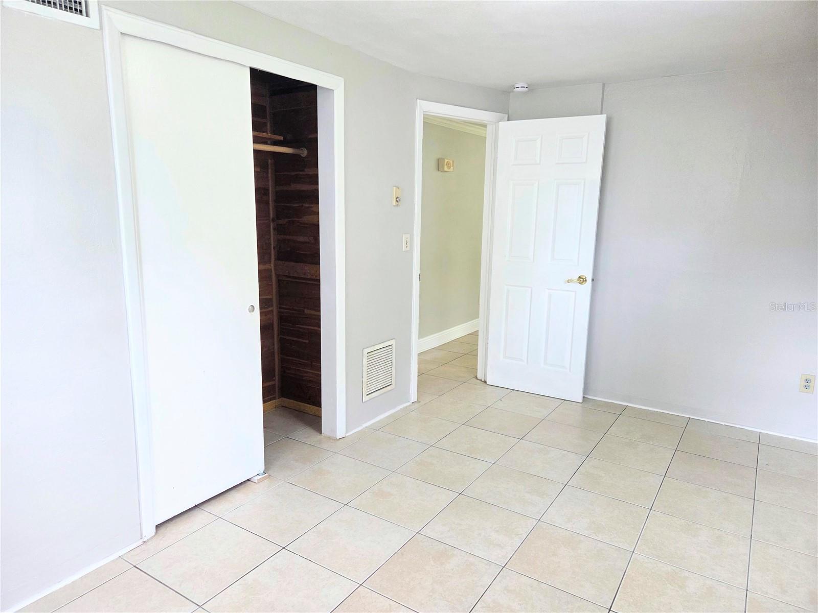 KNOLLWOOD VILLAGE - Residential