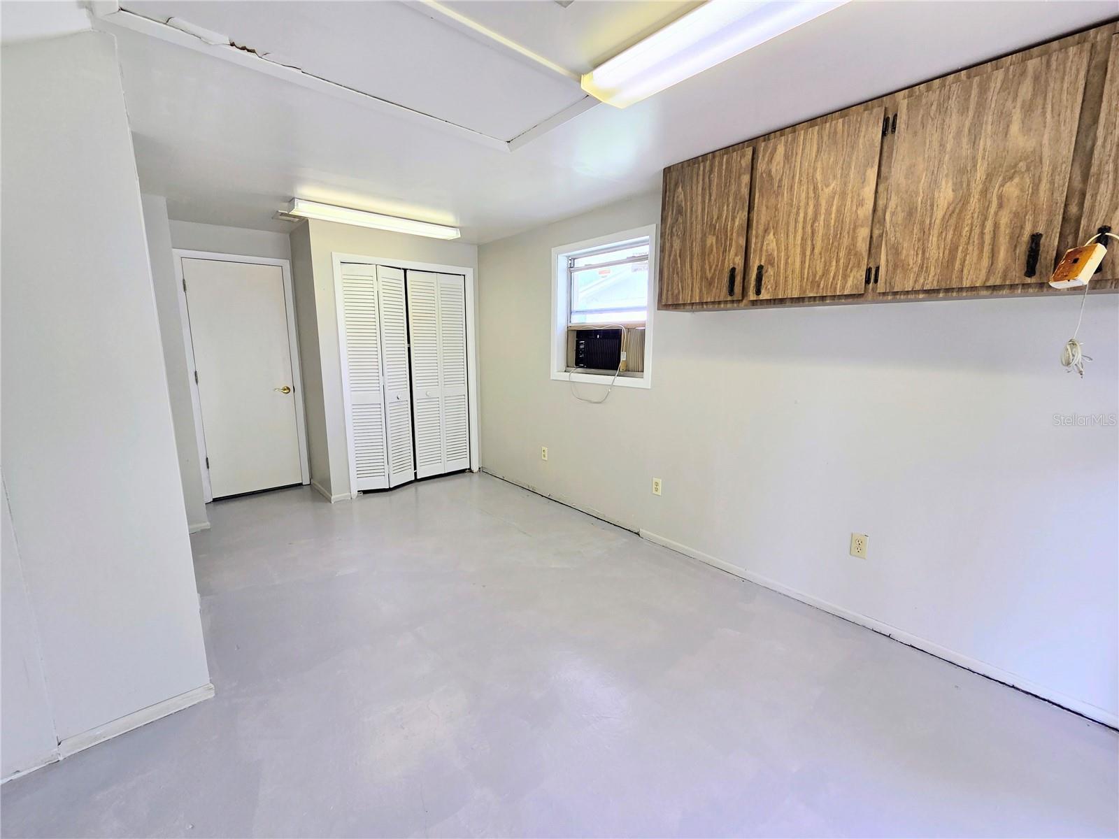 KNOLLWOOD VILLAGE - Residential