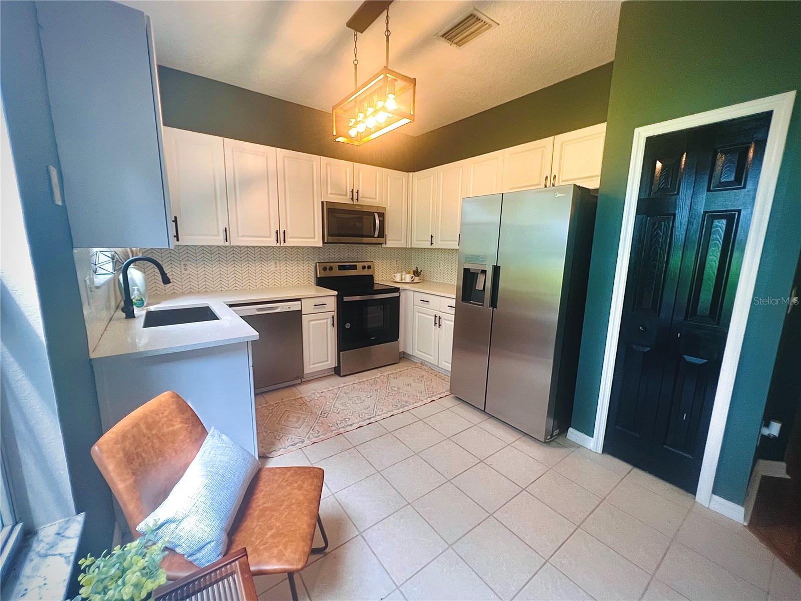 LAKE BERNADETTE - Residential