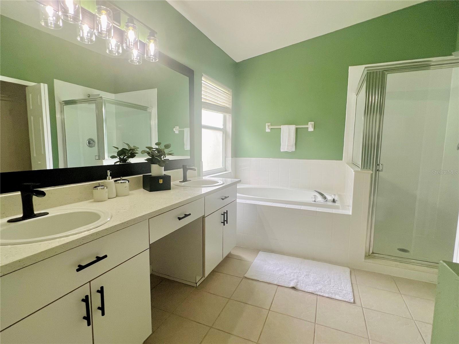 LAKE BERNADETTE - Residential