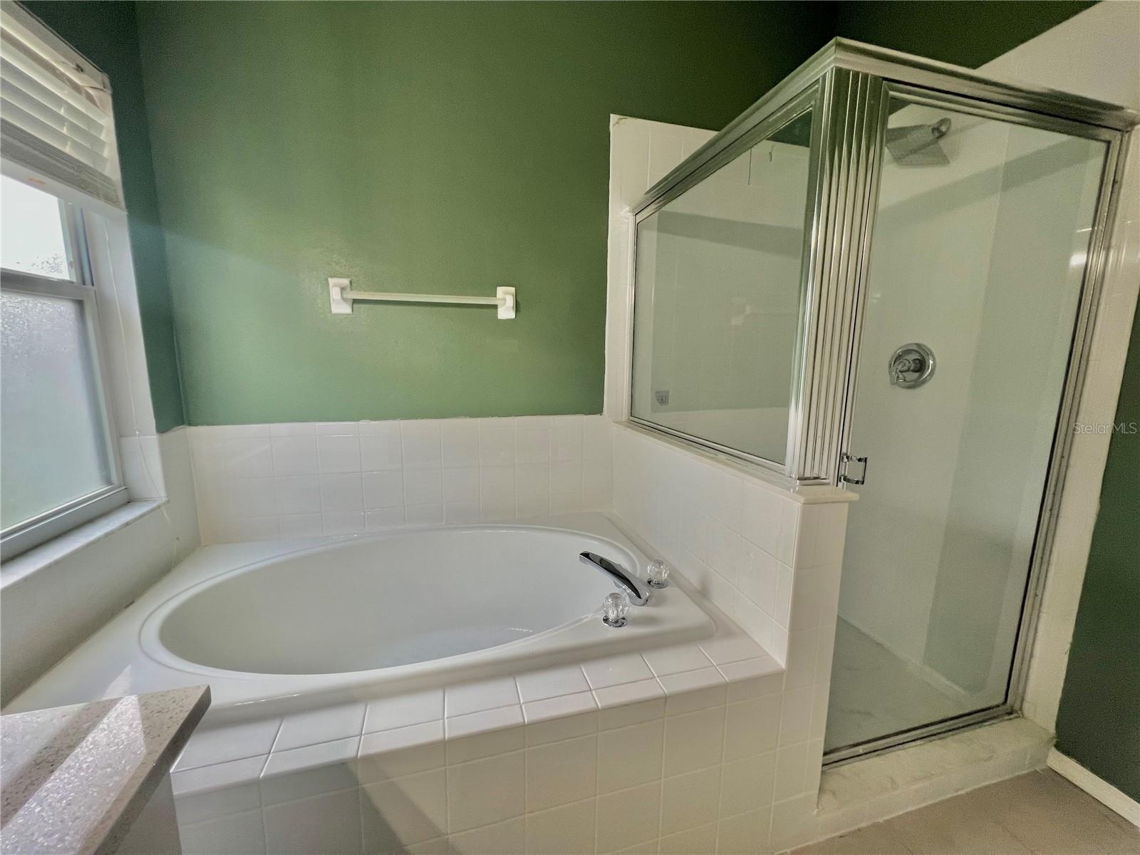 LAKE BERNADETTE - Residential